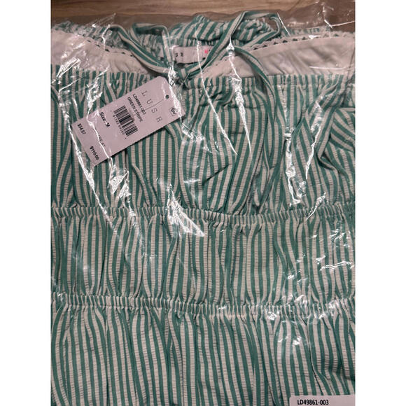 NWT! Lush Shirred Puff Sleeve Maxi Dress in Green Stripe Size Medium - Picture 5 of 6